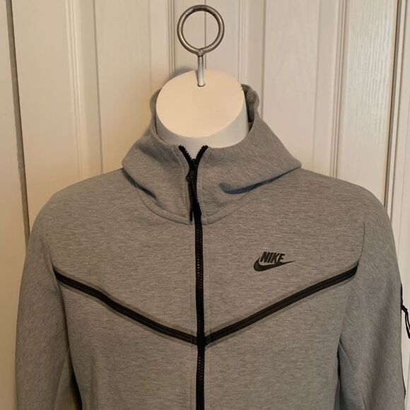 Nike Techfleece Men's Gray Hooded Jacket - Picture 3 of 7
